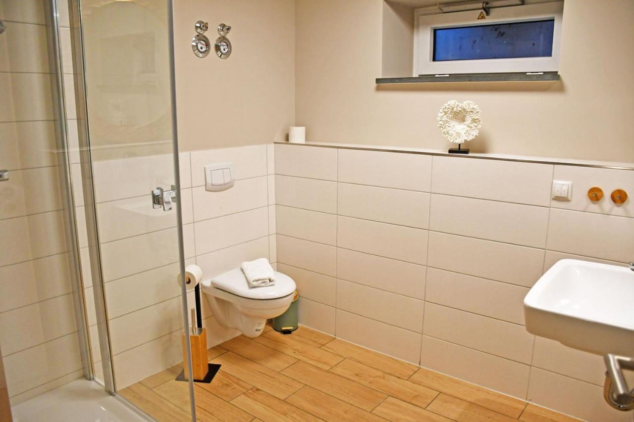 Schoene Ferienwohnungen Mit Kamin Im Ostseebad Sellin Exterior foto