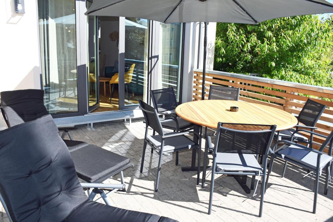 Schoene Ferienwohnungen Mit Kamin Im Ostseebad Sellin Exterior foto